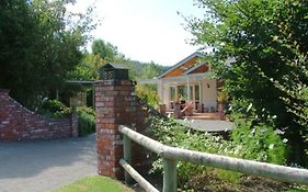 Acacia Bay Lodge Bed & Breakfast Taupo 4* New Zealand